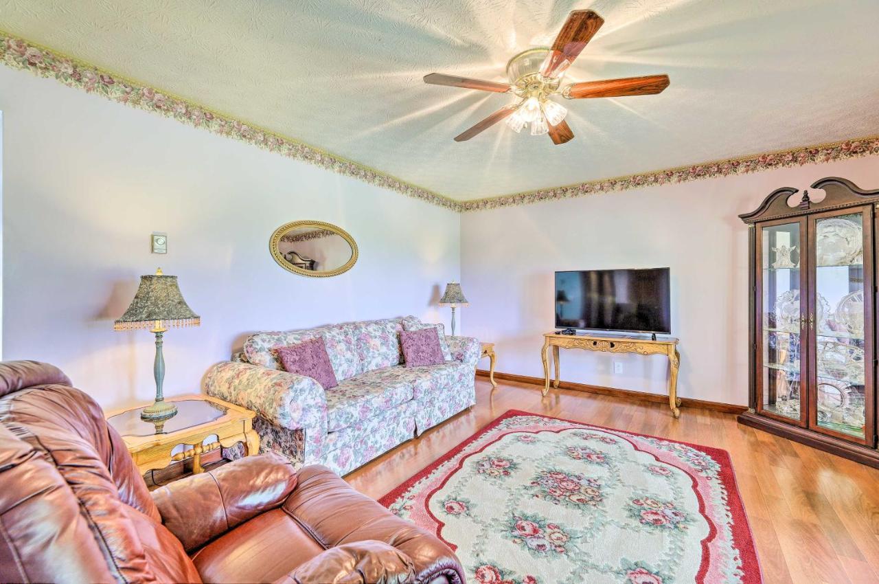 Charming Williamstown Retreat With Private Yard Villa Eksteriør bilde